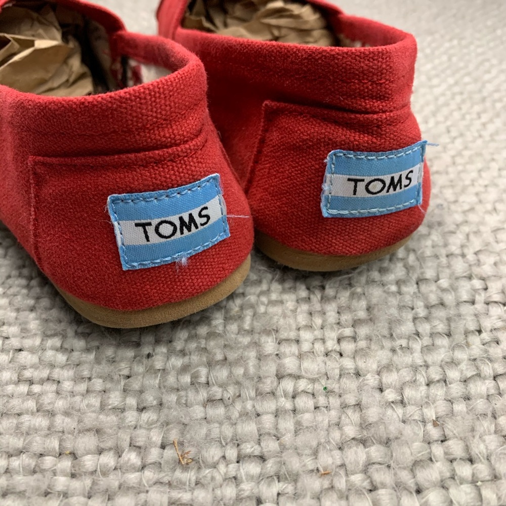 Toms - Picture 6 of 8